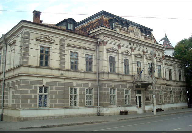 Muzeul Arta Lemnului, Câmpulung Moldovenesc © Lucian SPETCU, 24 Iulie 2011
