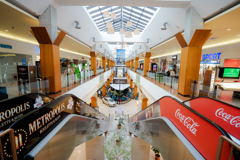 Commerce beat bilayer Pregătește-te de școală în magazinele din Iulius Mall Suceava – noi  colecții și final sales | Articole | Orașul SUCEAVA